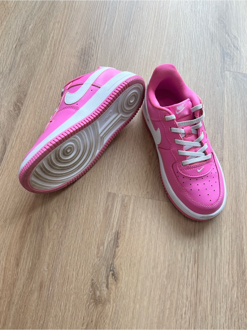 Nike Kids Pink and White Low-Top Sneakers